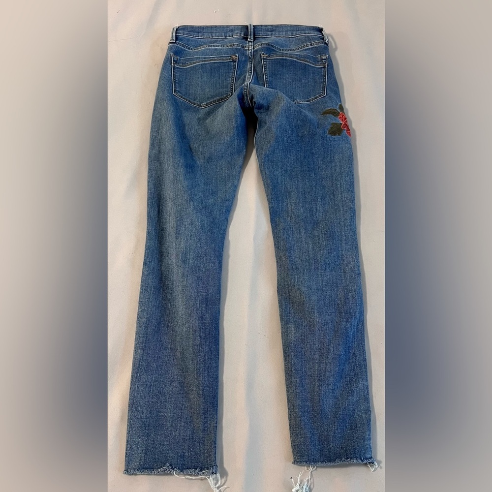 EXPRESS Jeans Ankle Legging Mid Rise Women’s size 4 flower embroidery Out Hem - Picture 8 of 9